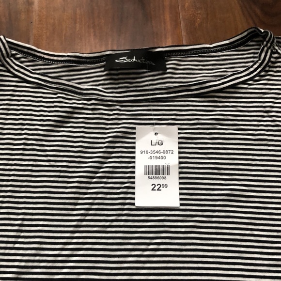 BRAND NEW- Black and White Stripe Tee - Picture 2 of 4